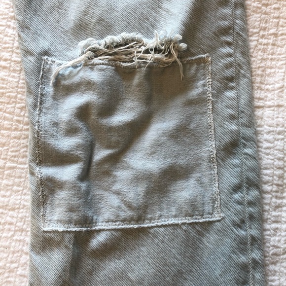 Levi’s 501 Light Wash Distressed Straight Jeans with Patches - Picture 8 of 17
